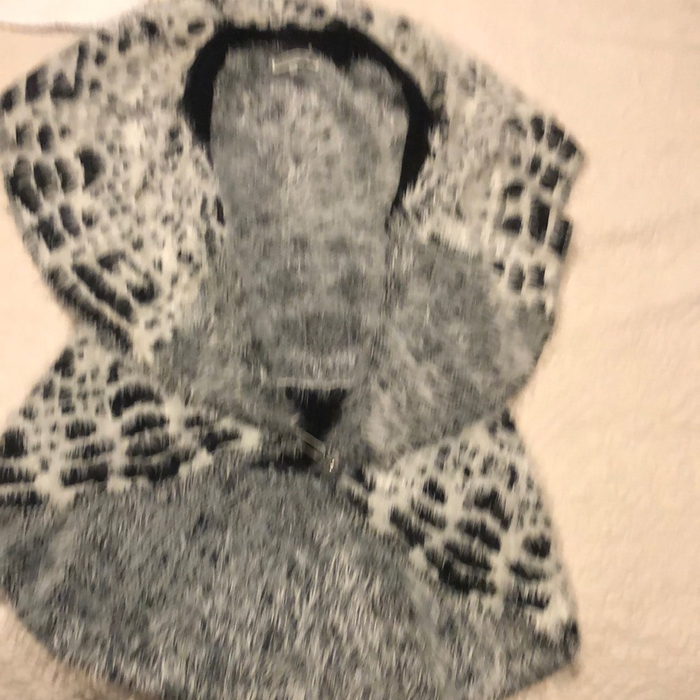 Elegant Monochrome Women's Poncho